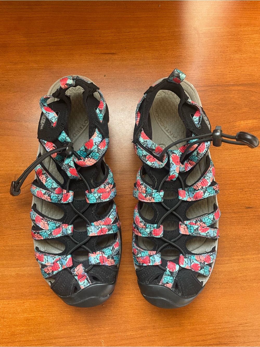 KEEN Women’s Whisper Athletic Sandals Black Floral Print Camping Hiking Water